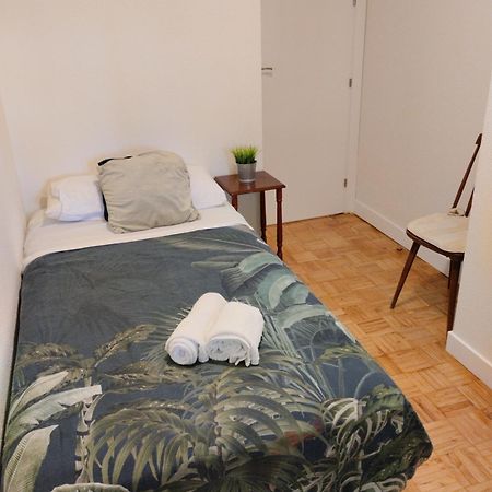 Habitacion Confort En Chamartin Madrid Exterior photo